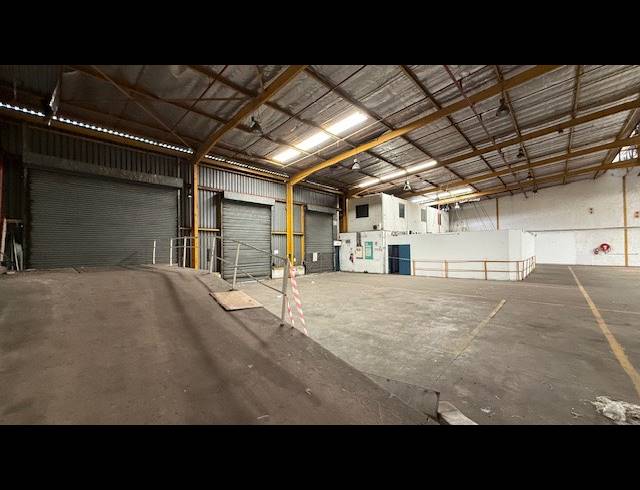 1,943M² WAREHOUSE TO LET IN SPRINGFIELD PARK